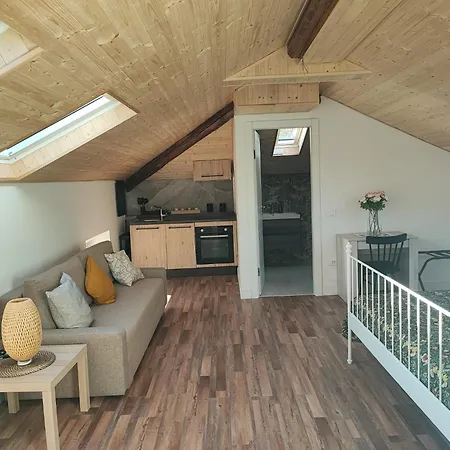 Galli & Pool בית הארחה