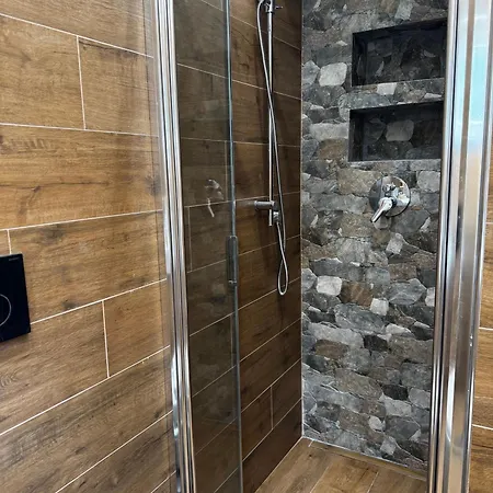 Galli & Pool בית הארחה 3*