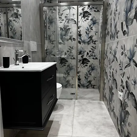 Galli & Pool בית הארחה 3*